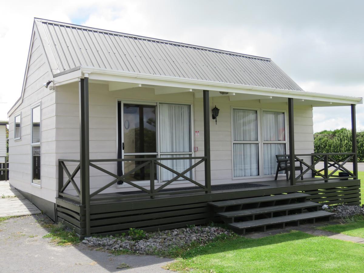 Opunake Motel And Backpackers Lodge Eksteriør billede